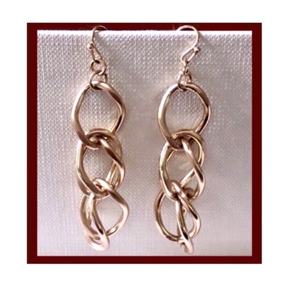 Gold Link Dangling Earrings with French Hooks - Picture 4 of 7